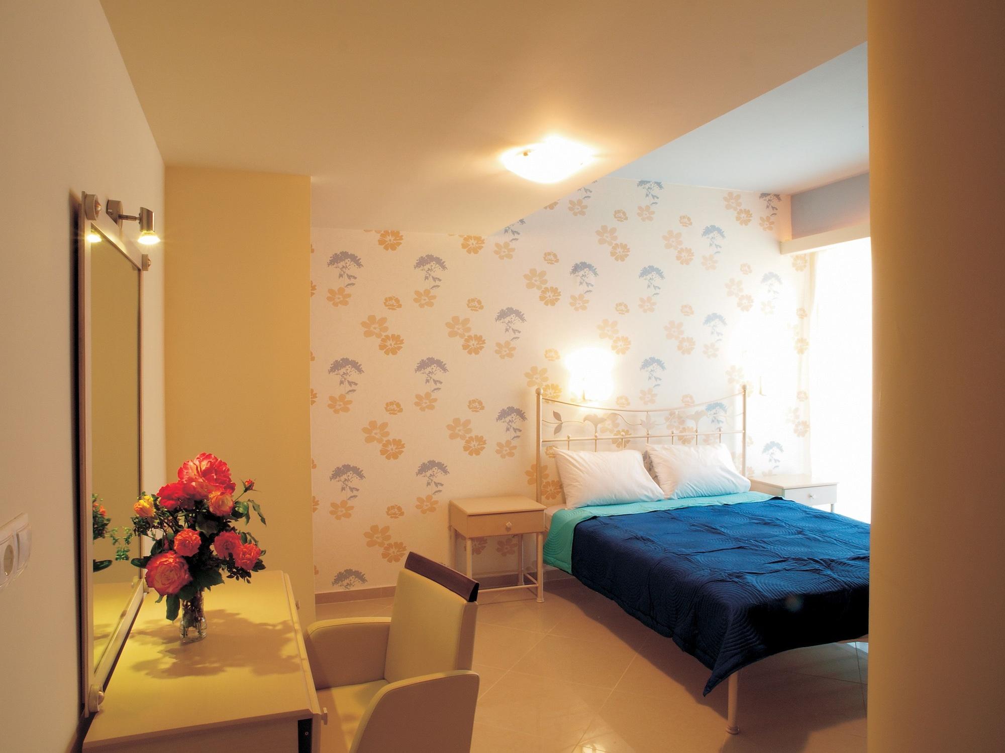 Niriides Beach Hotel Rethymno Zimmer foto