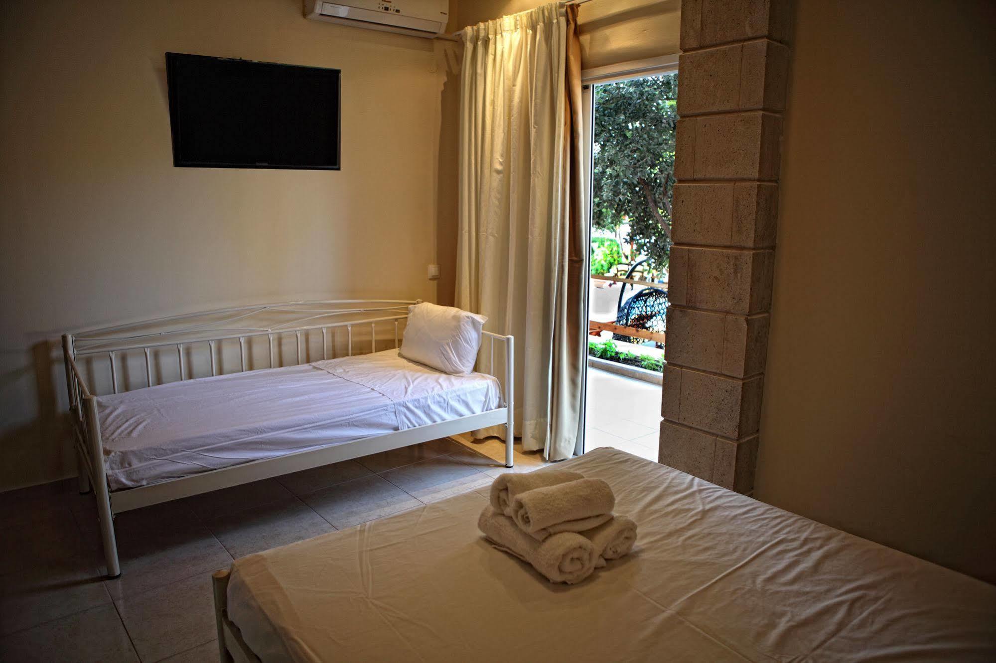 Niriides Beach Hotel Rethymno Exterior foto